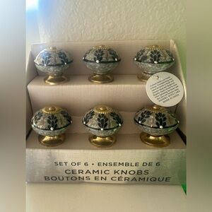 NWT ceramic knobs